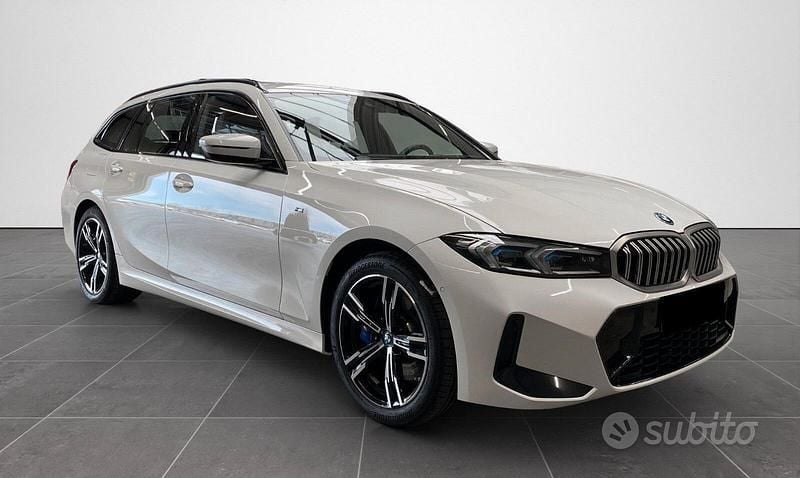 Bianco Usata 2024 BMW 330e M Sport Station wagon | 44.500 € (Super prezzo) - Immagine 1/4