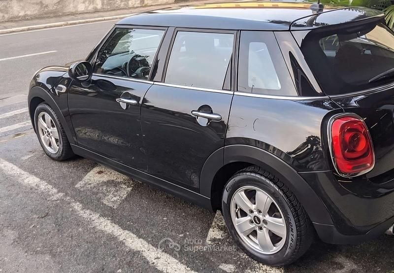 Occasion Mini Cooper D 116 ch (85 kW) 2017 Noir Citadine