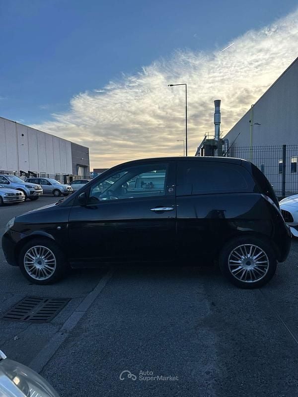 Usata Lancia Ypsilon 77 CV (56 kW) 2009 Nero Utilitaria