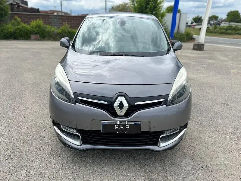 Käytetty Renault Scénic 110 HP (80 kW) 2014 Harmaa Tila-auto