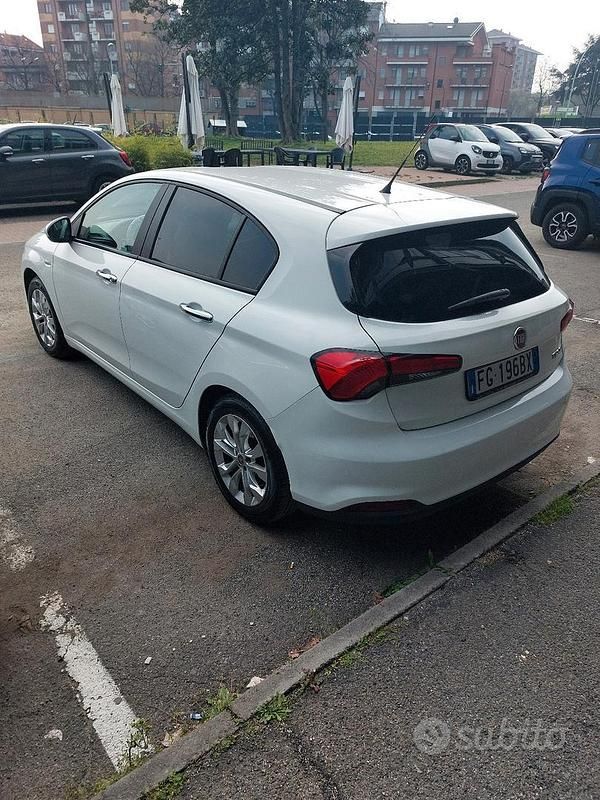Usata Fiat Tipo 120 CV (88 kW) 2017 Bianco Berlina