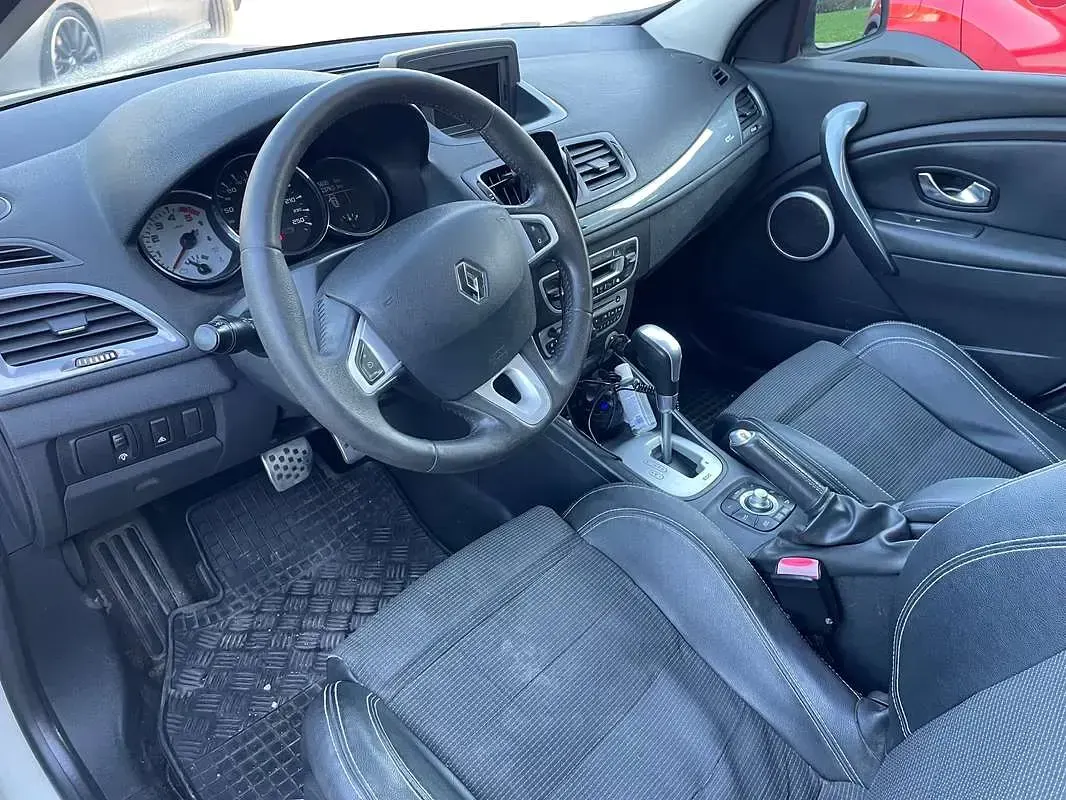 Usado Renault Mégane GT Line GT-Line 110 CV (80 kW) 2011 Blanco Familiar