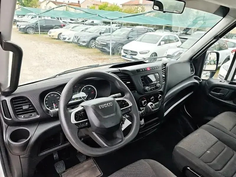 Usata Iveco Daily 136 CV (100 kW) 2023 Bianco Cabrio