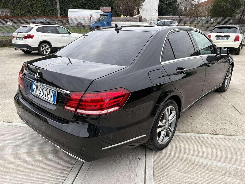 Usata Mercedes E220 Premium 170 CV (125 kW) 2014 Nero Berlina