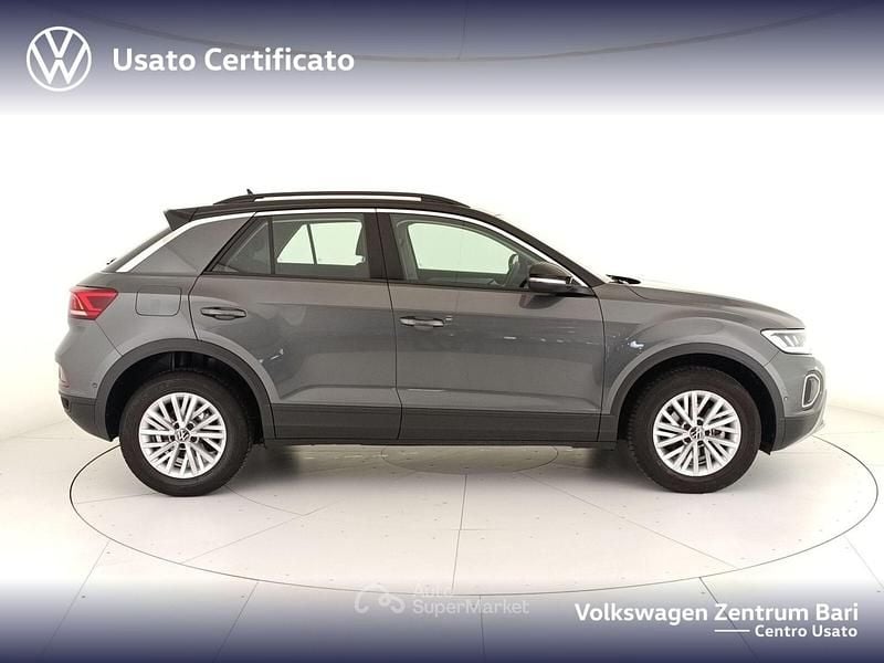 Usata VW T-Roc Life 116 CV (85 kW) 2025 Grigio SUV