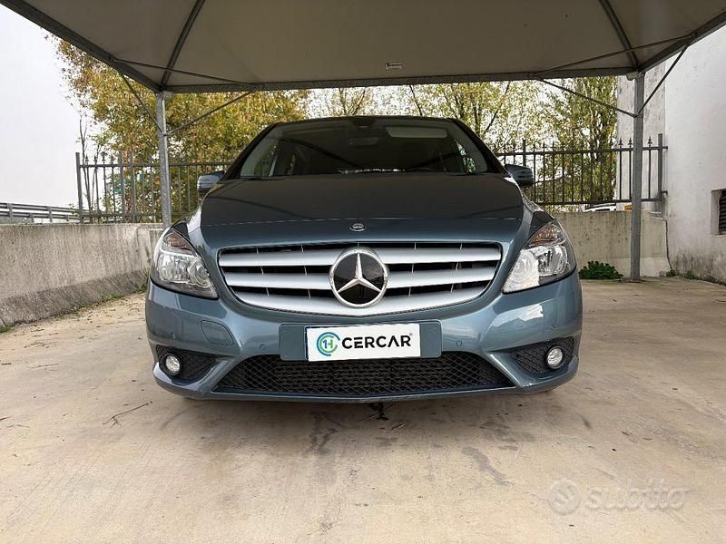 Usata Mercedes B220 184 CV (135 kW) 2013 Antracite Monovolume