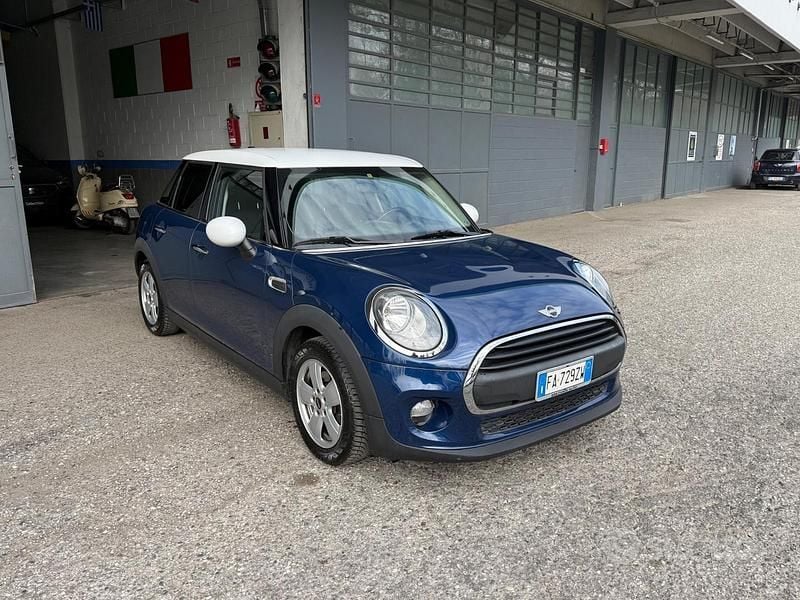 Usata Mini ONE 74 CV (54 kW) 2015 Blu Utilitaria