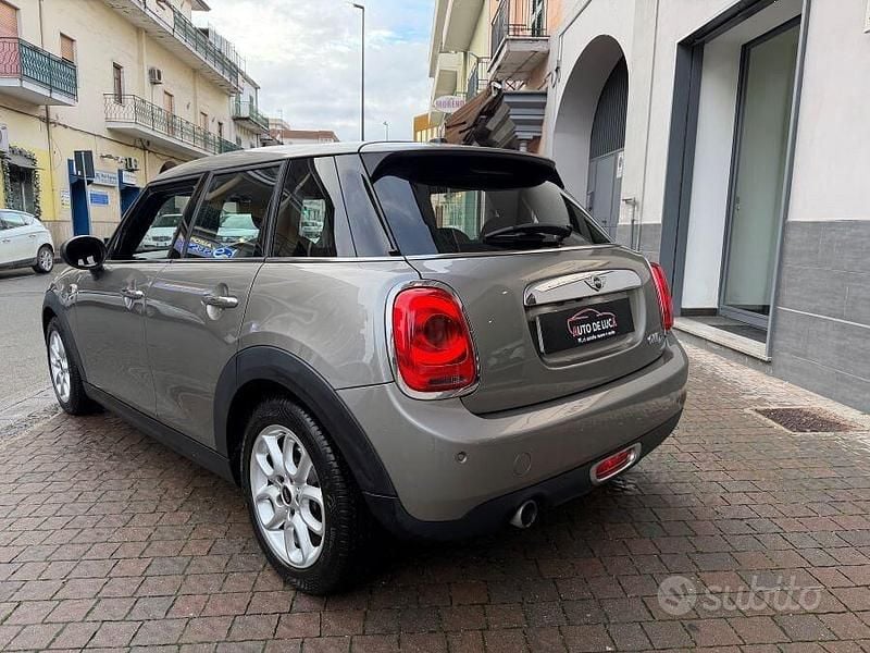 Usata Mini Cooper 95 CV (69 kW) 2020 Grigio Utilitaria
