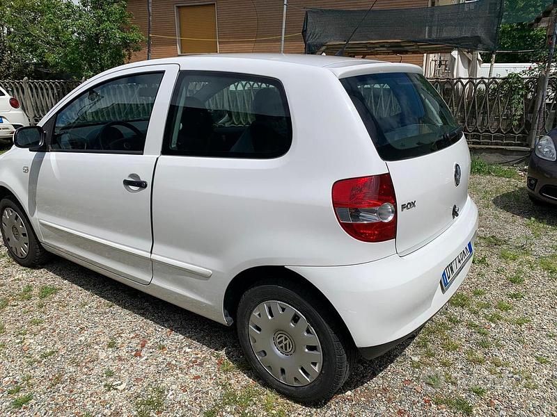 Usata VW Fox 75 CV (55 kW) 2009 Bianco Utilitaria