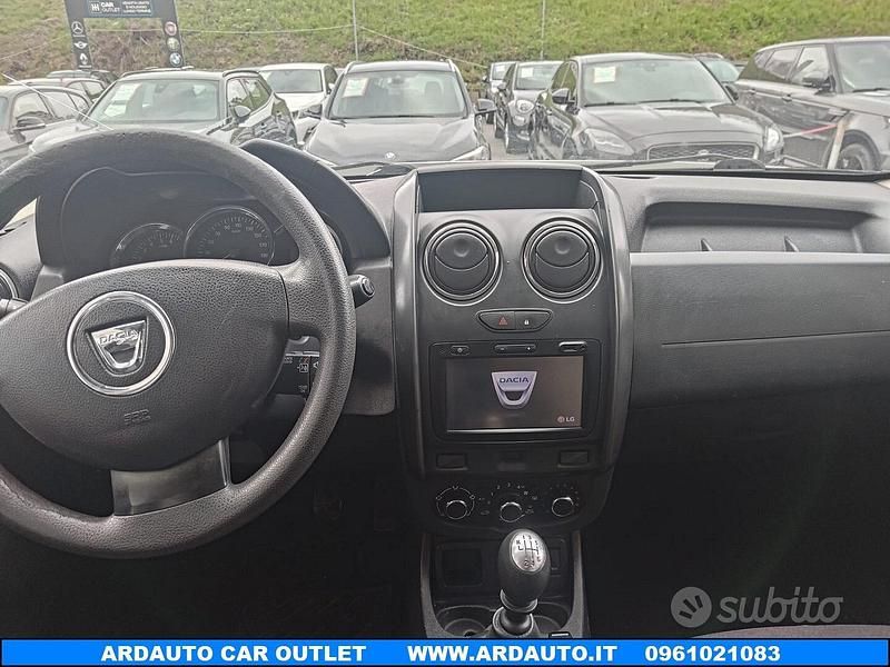Begagnad Dacia Duster Lauréate 110 HK (80 kW) 2016 Vit SUV