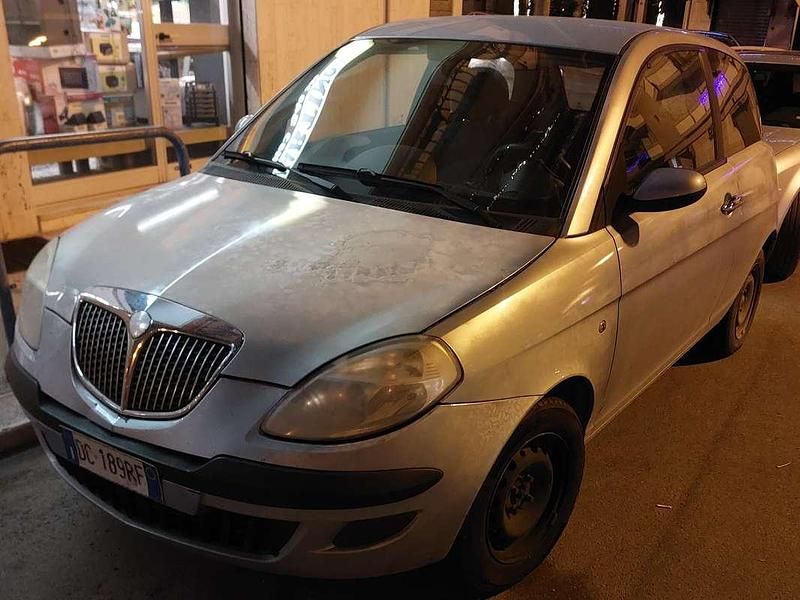 Usata Lancia Ypsilon 60 CV (44 kW) 2006 Utilitaria