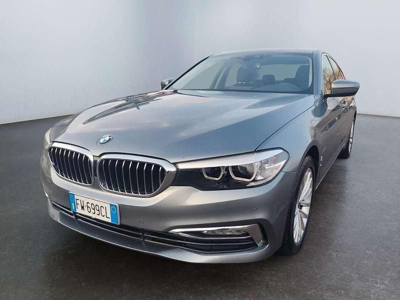 Grigio Usata 2019 BMW 530e Luxury Line Tre volumi | 26.900 € (Buon prezzo) - Immagine 1/4