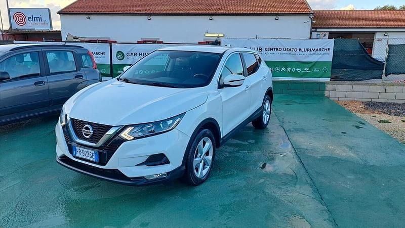 Bianco Usata 2018 Nissan Qashqai N-Connecta SUV | 17.950 € (Cara) - Immagine 1/4