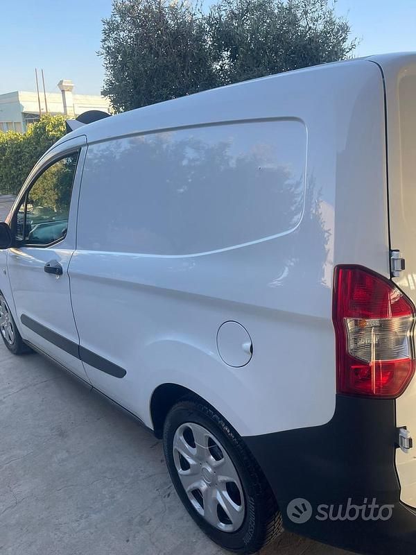 Usata Ford Transit Courier Titanium 75 CV (55 kW) 2018 Bianco Furgone