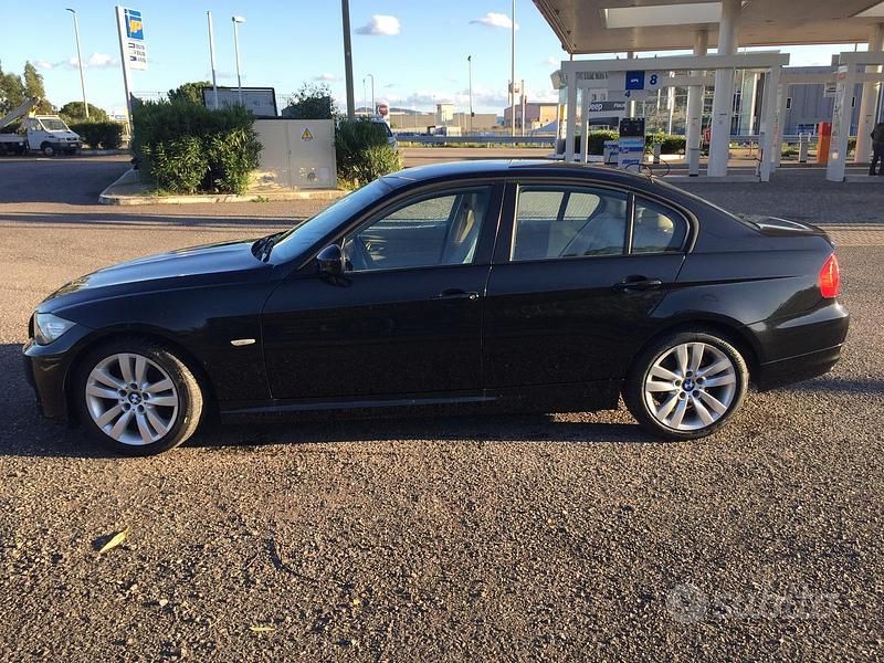 Usata BMW 320 184 CV (135 kW) 2011 Nero Berlina