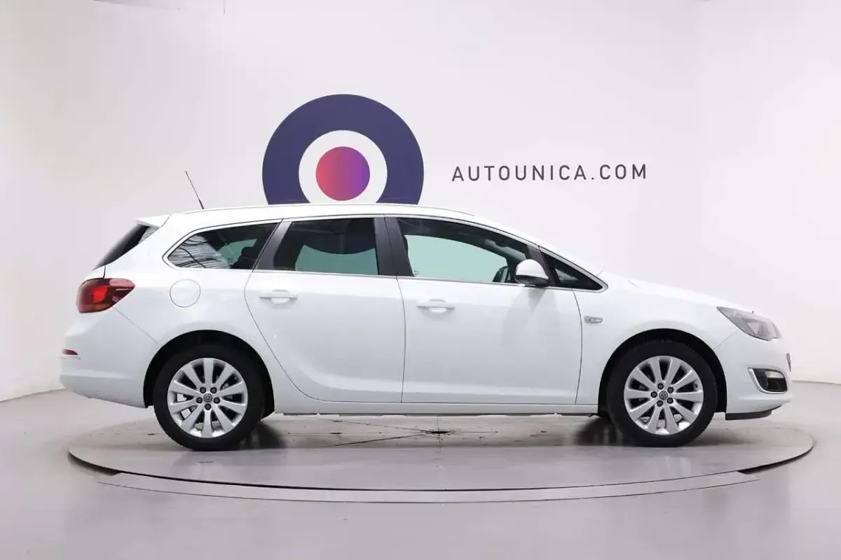 Usata Opel Astra 140 CV (102 kW) 2015 Grigio Station wagon