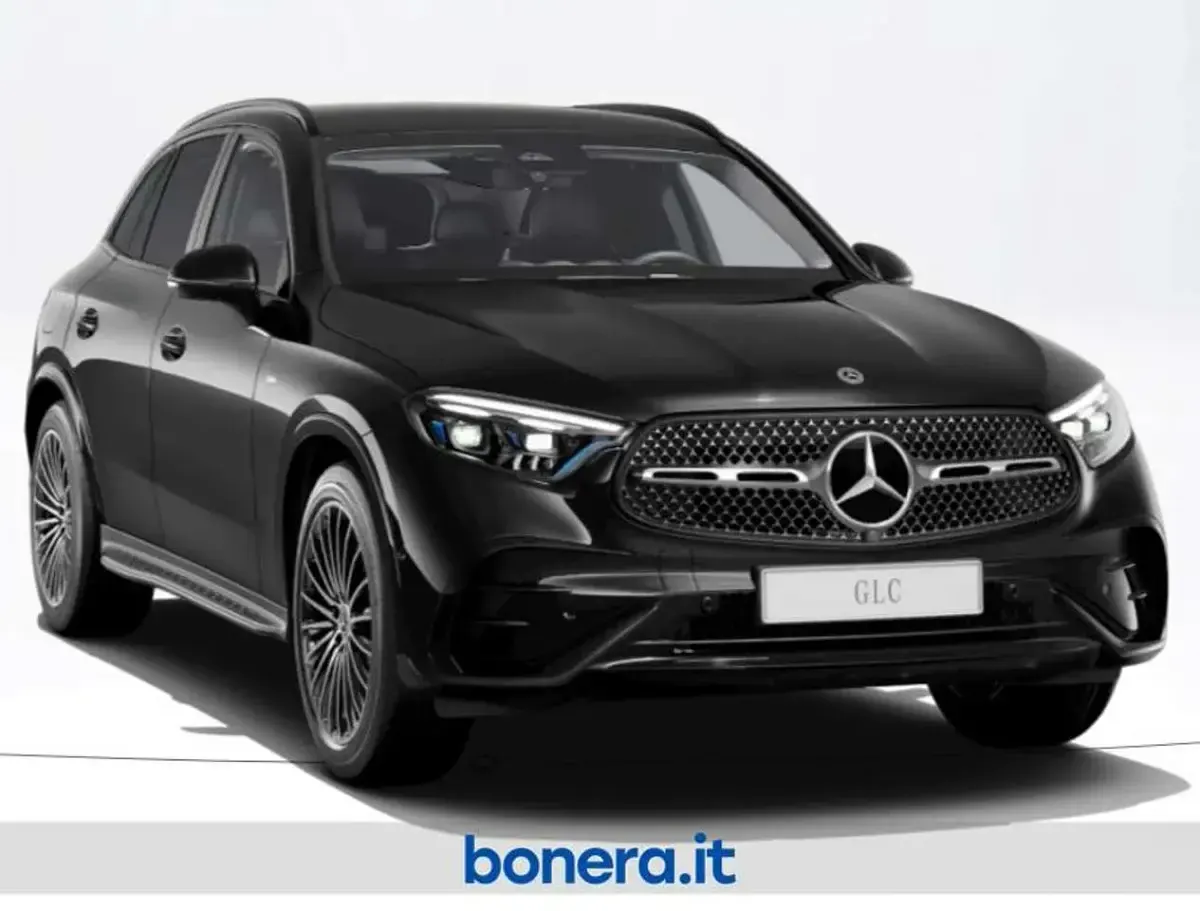 Nuova Mercedes GLC300e Advanced 333 CV (244 kW) 2026 Obsidian black metallic SUV