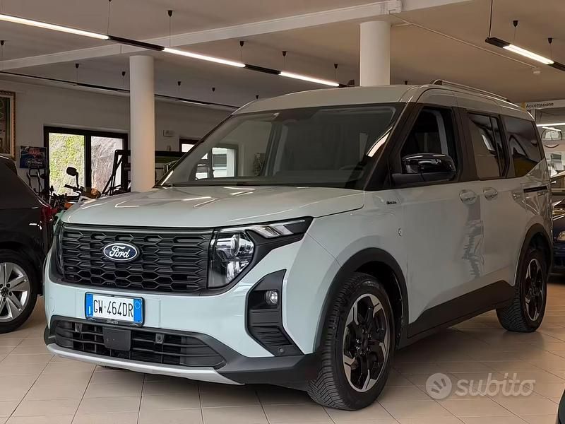 Usata Ford Tourneo 125 CV (91 kW) 2024 Grigio Monovolume