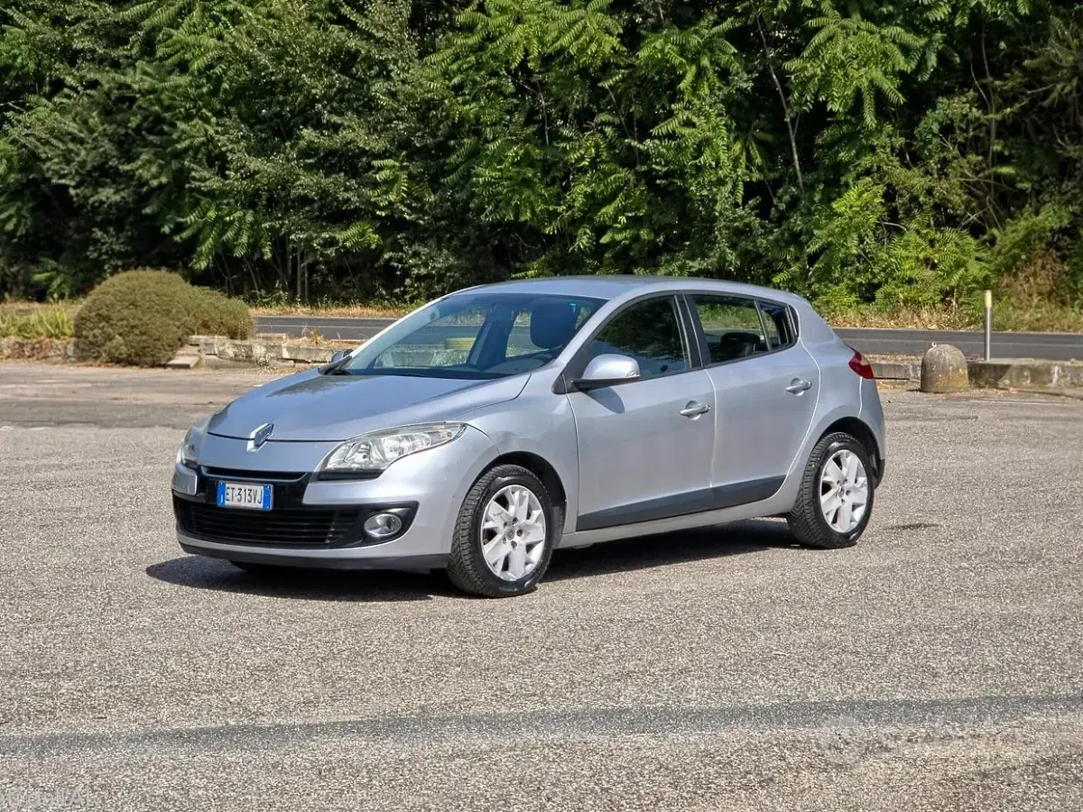 Usata Renault Mégane III 90 CV (66 kW) 2014 Grigio Berlina