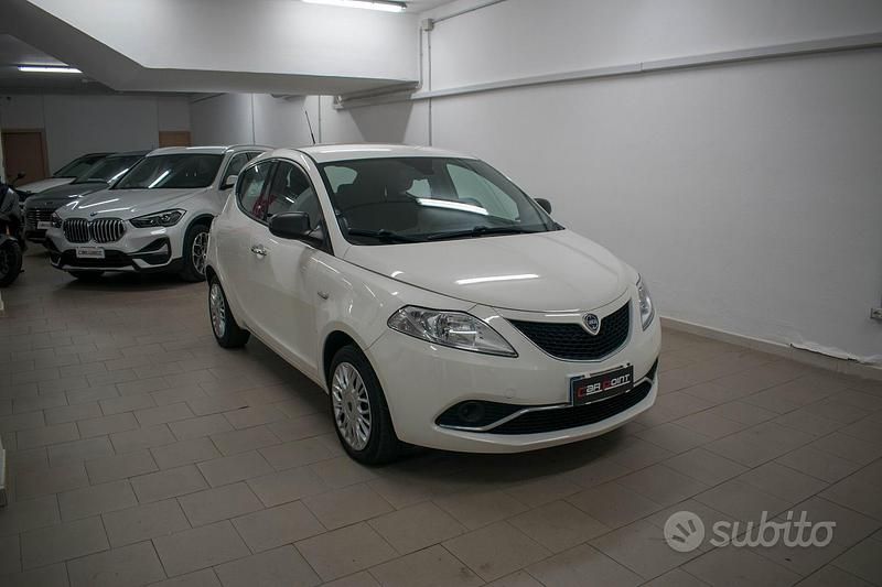 Usata Lancia Ypsilon Silver 69 CV (50 kW) 2016 Bianco Utilitaria