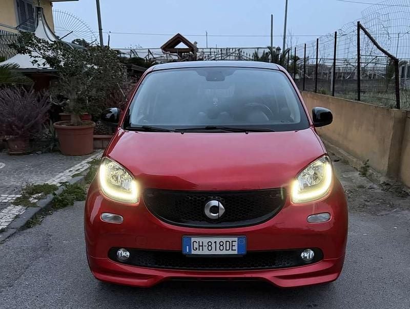 Usado Smart ForFour Brabus 71 CV (52 kW) 2016 Rojo Utilitario