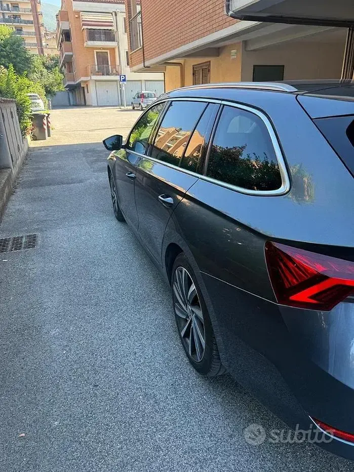 Usata Skoda Octavia 150 CV (110 kW) 2021 Grigio Station wagon