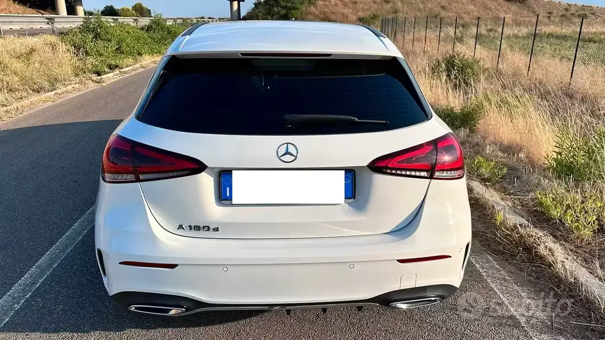 Usata Mercedes 180 AMG line 116 CV (85 kW) 2019 Bianco Berlina