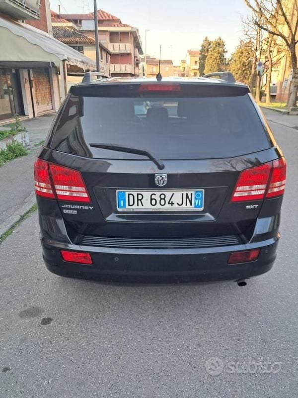 Usata Dodge Journey 140 CV (102 kW) 2008 Nero SUV