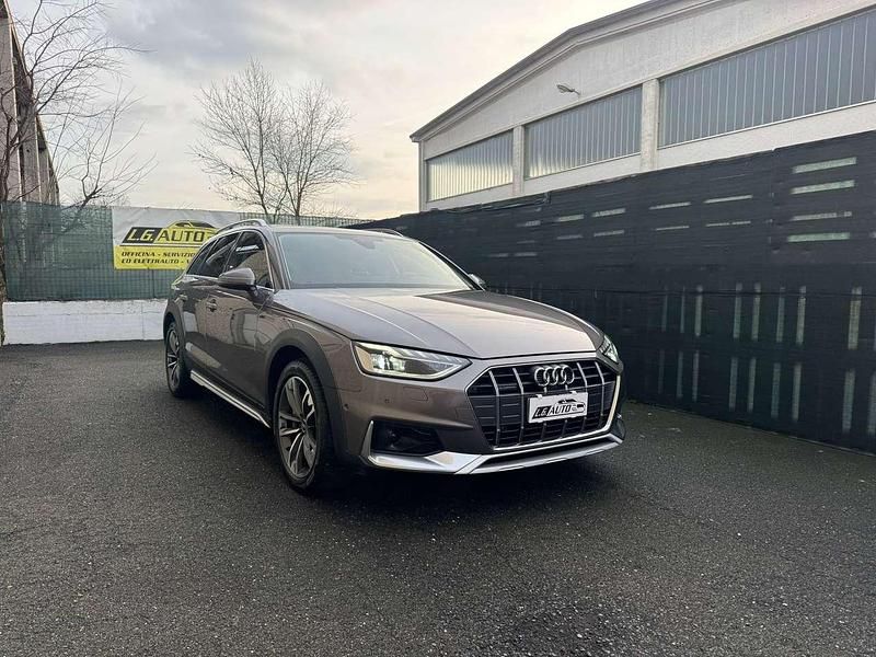 Usata Audi A4 Allroad Ambiente 286 CV (210 kW) 2021 Grigio terra metalizzato Station wagon