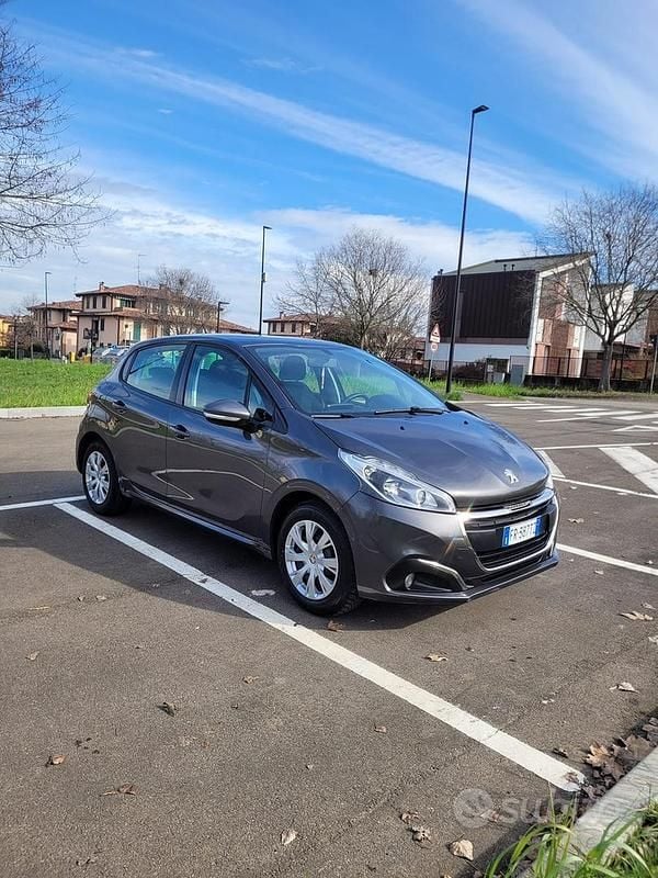 Usata Peugeot 208 2018 Utilitaria