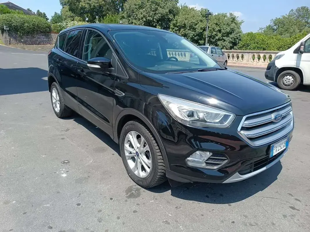 Usata Ford Kuga S 120 CV (88 kW) 2019 Nero SUV