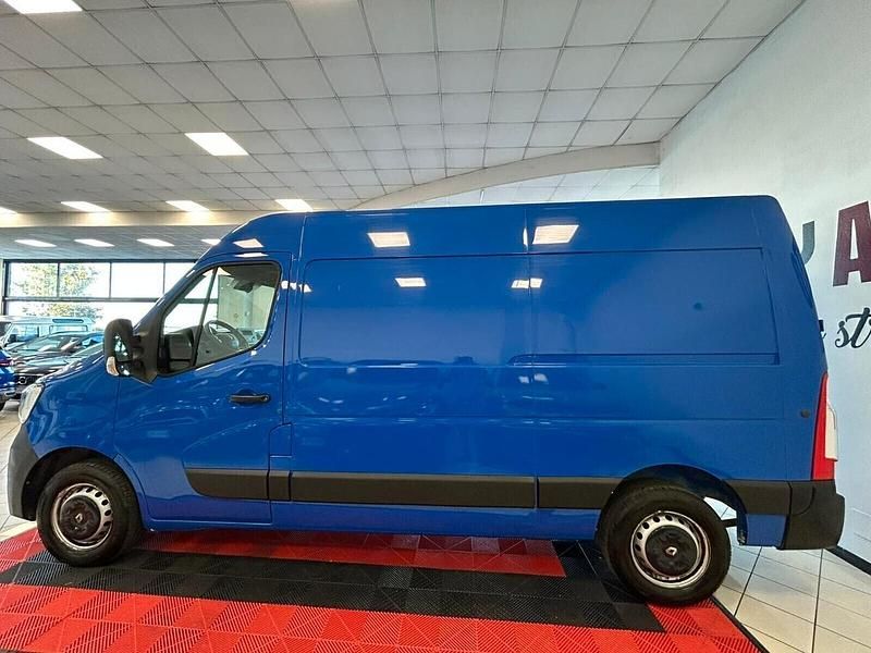 Usata Renault Master 136 CV (100 kW) 2021 Blu Berlina