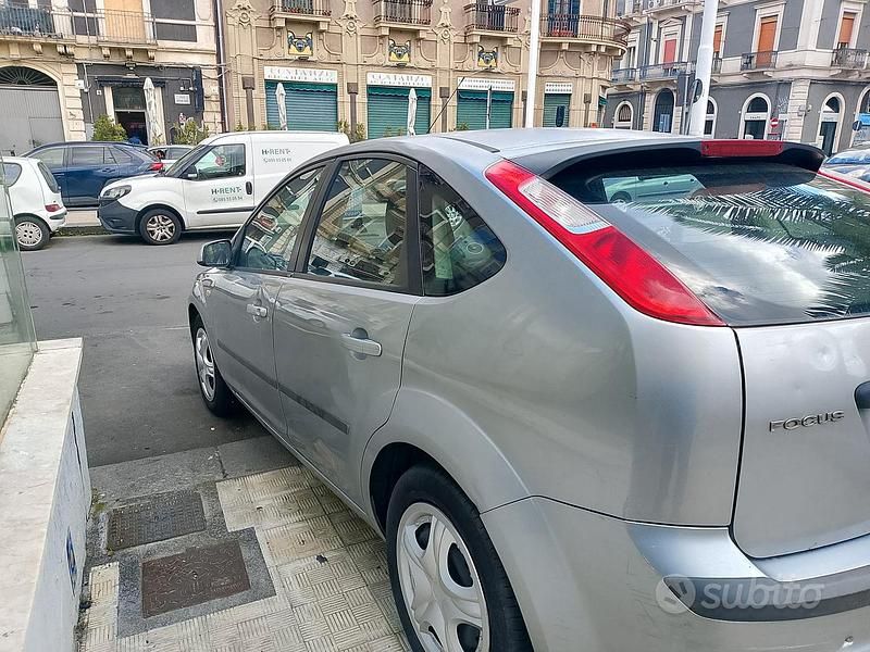 Usata Ford Focus 120 CV (88 kW) 2008 Grigio Berlina