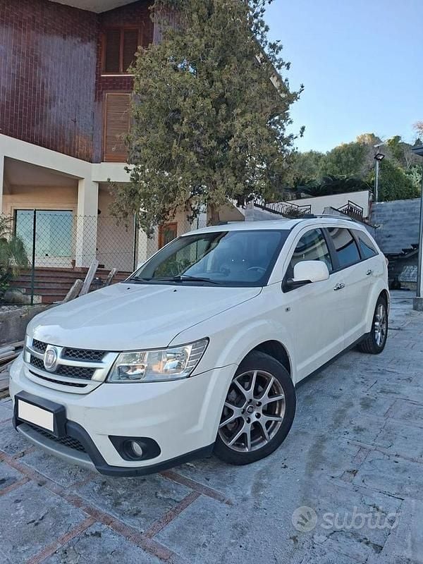 Usata Fiat Freemont Lounge 170 CV (125 kW) 2012 Bianco SUV