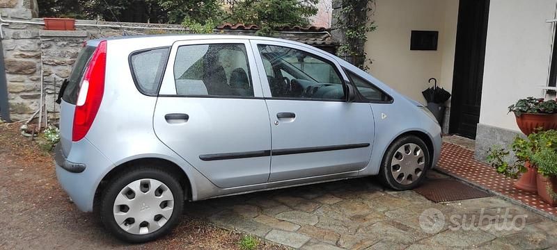 Blu Usata 2006 Mitsubishi Colt Utilitaria | 3000 € - Immagine 1/1