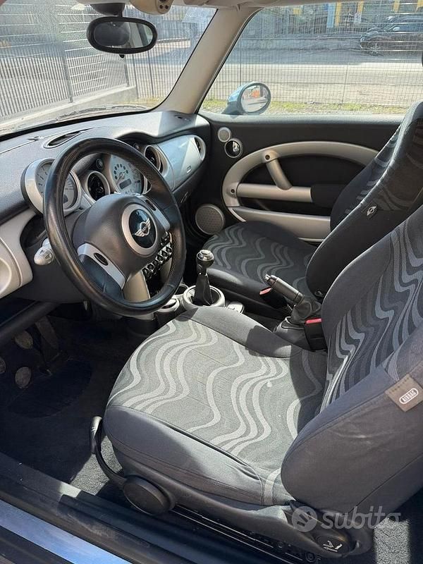 Begagnad Mini ONE 116 HK (85 kW) 2003 Blå Halvkombi