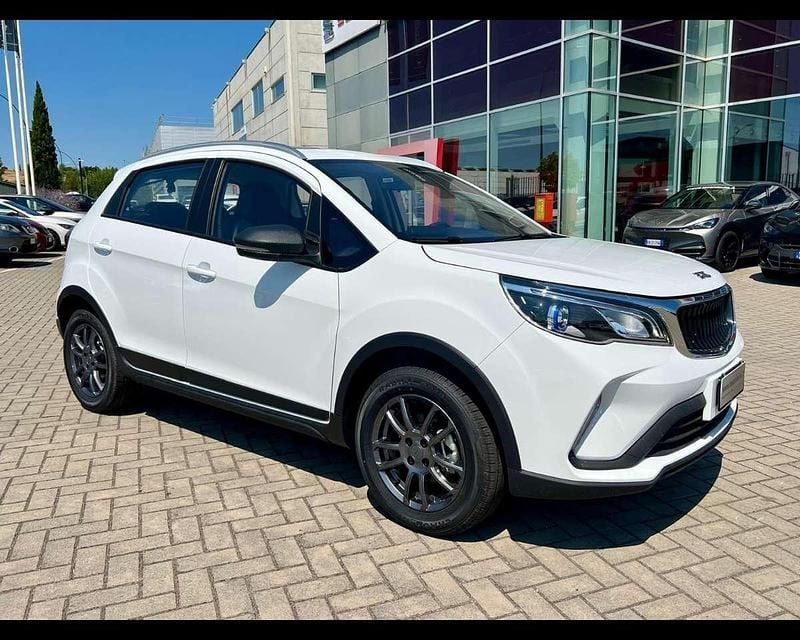 Usata EMC QUATTRO 103 CV (75 kW) 2025 Bianco SUV