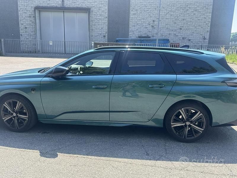 Usata Peugeot 308 SW GT 131 CV (96 kW) 2024 Verde Station wagon