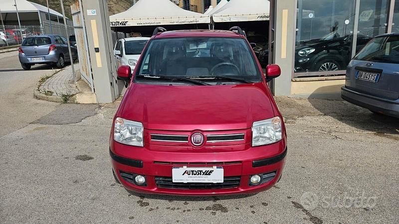 Usata Fiat Panda Emotion 69 CV (50 kW) 2010 Rosso Utilitaria