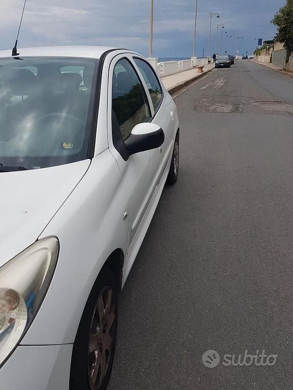 Usata Peugeot 206 70 CV (51 kW) 2009 Bianco Berlina