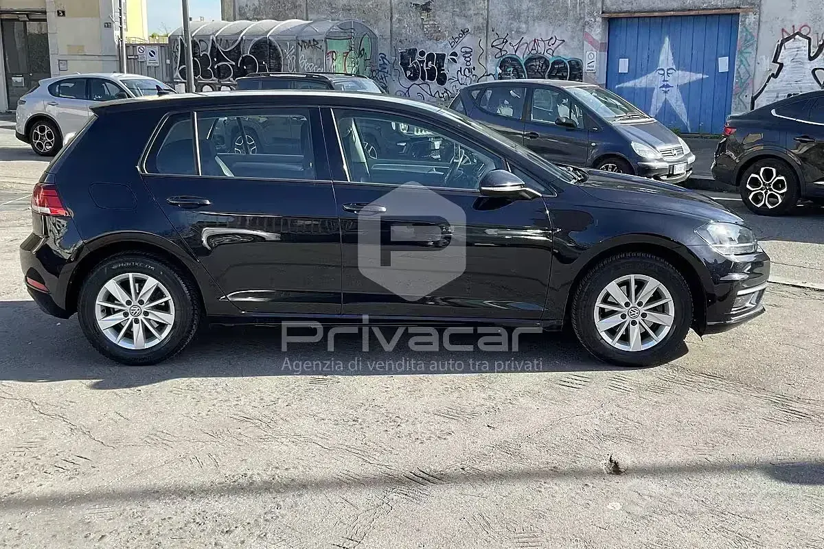 Usata VW Golf VII Trendline 110 CV (80 kW) 2018 Nero Utilitaria
