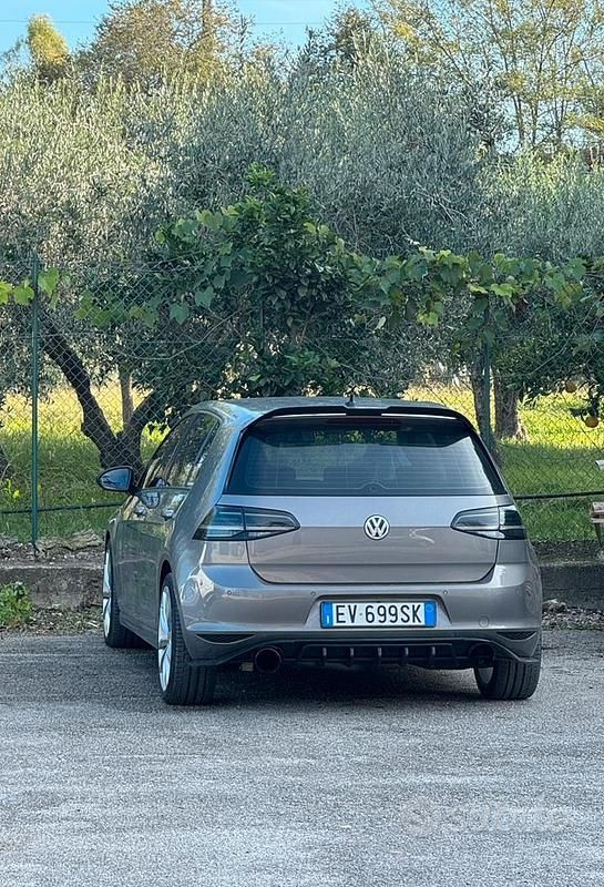 Grigio Usata 2014 VW Golf VII Tre volumi | 16.000 € (Molto cara) - Immagine 1/4