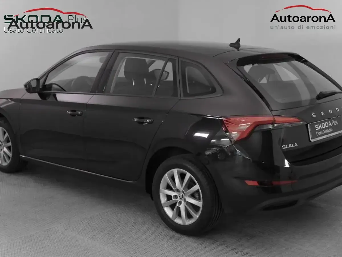 Usata Skoda Scala Ambition 90 CV (66 kW) 2021 B2t deep black perlato Utilitaria
