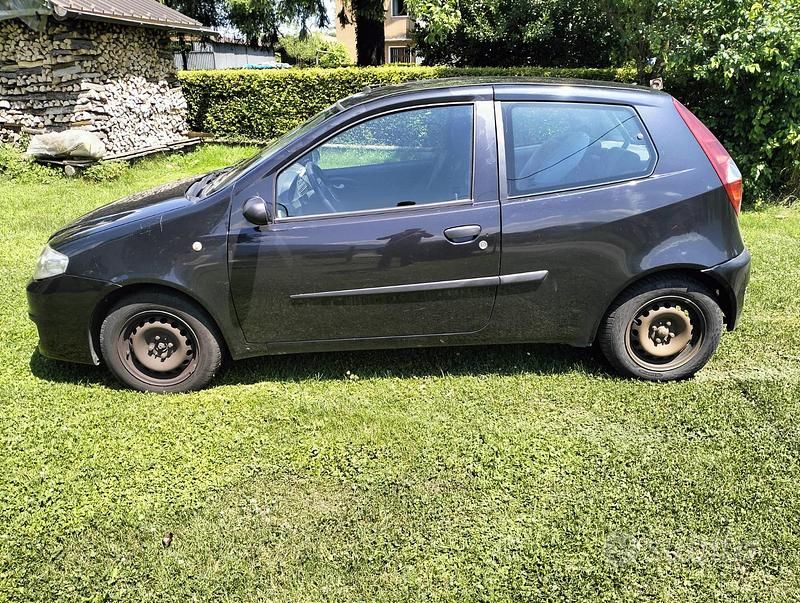 Usata Fiat Punto 69 CV (50 kW) 2005 Nero Utilitaria