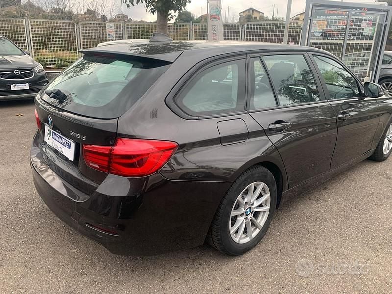 Usata BMW 318 150 CV (110 kW) 2016 Grigio Station wagon