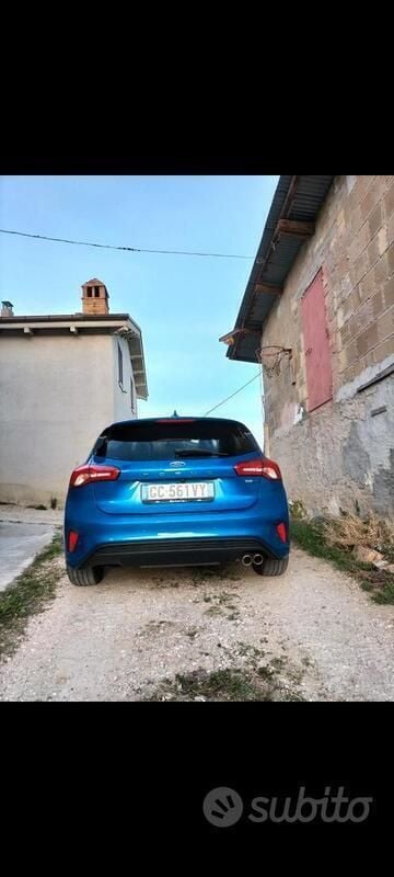 Blu Usata 2020 Ford Focus ST-Line Berlina | 16.500 € (Cara) - Immagine 1/3