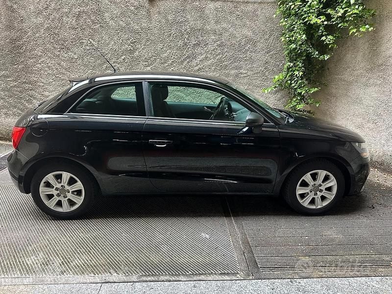 Usata Audi A1 Ambition 86 CV (63 kW) 2011 Nero Utilitaria