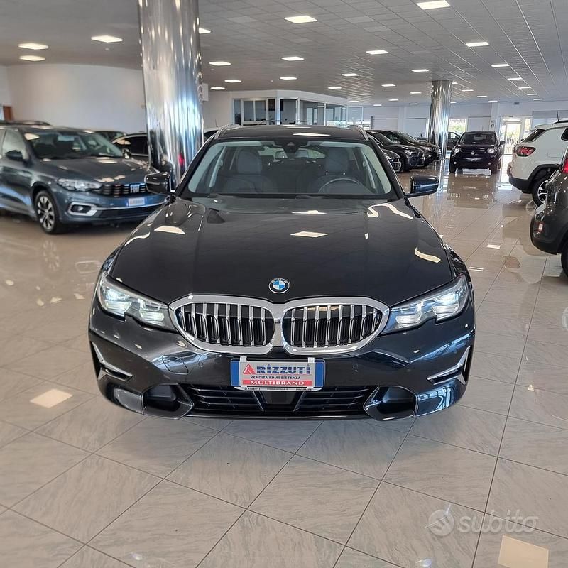 Begagnad BMW 318 Luxury Line 150 HK (110 kW) 2020 Svart Kombi