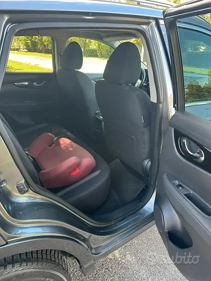 Usata Nissan Qashqai Tekna 110 CV (80 kW) 2015 Grigio SUV