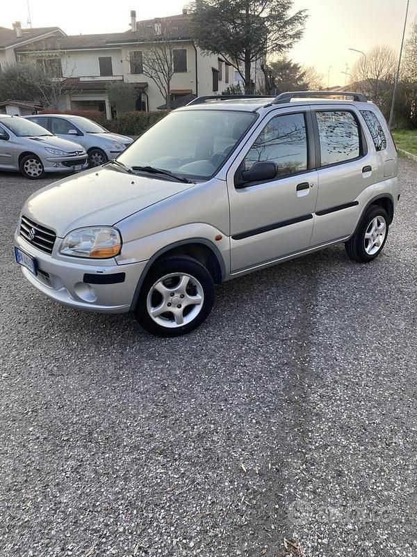 Usata Suzuki Ignis 83 CV (61 kW) 2001 Grigio Utilitaria